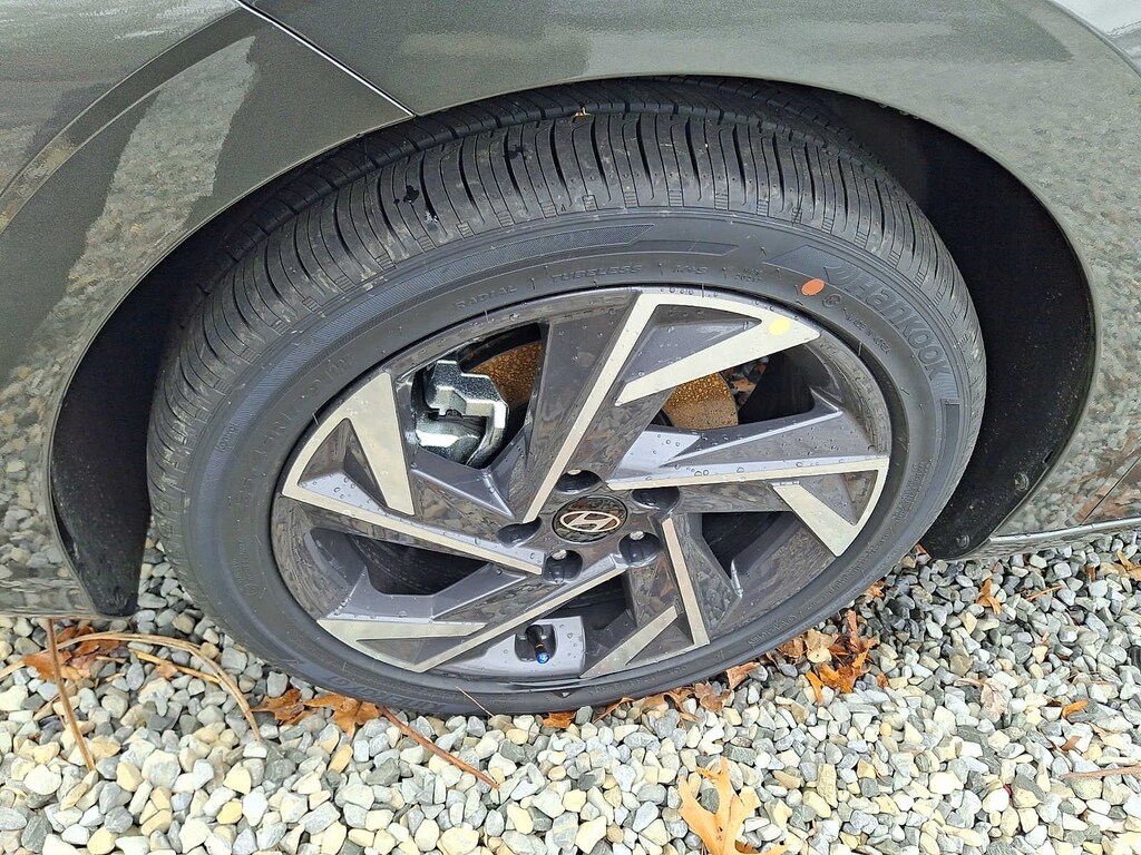 New 2026 Hyundai Elantra Limited Sedan