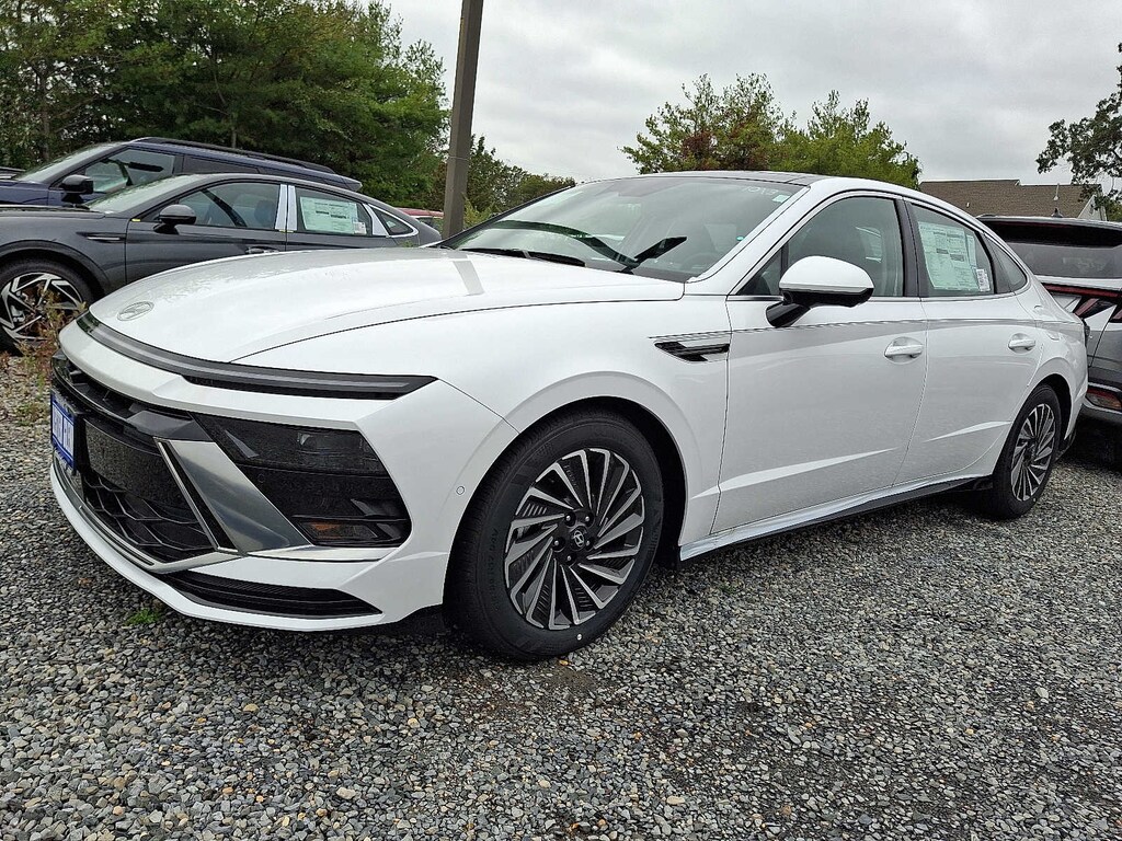 New 2025 Hyundai Sonata Hybrid Limited Sedan