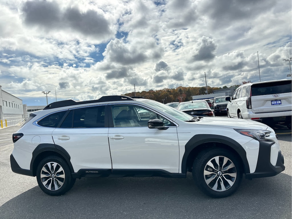 Used 2023 Subaru Outback Limited SUV