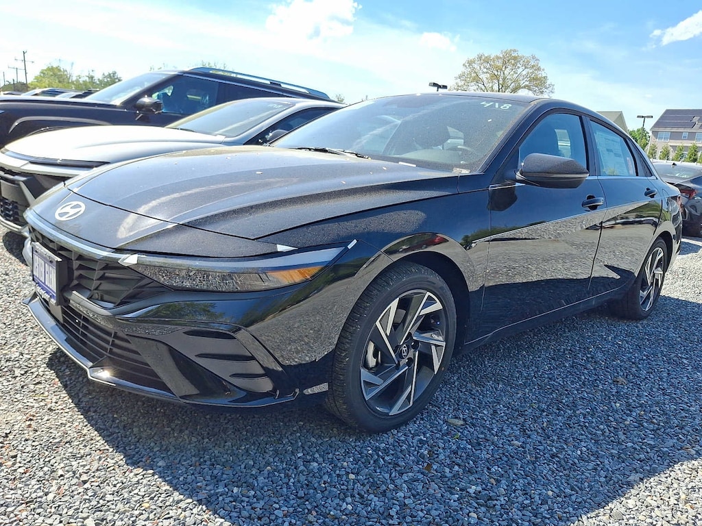 New 2026 Hyundai Elantra Limited Sedan