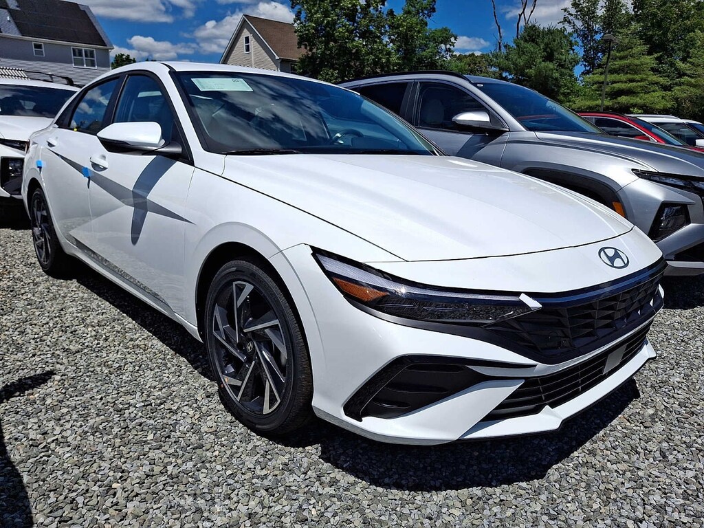 New 2026 Hyundai Elantra Limited Sedan