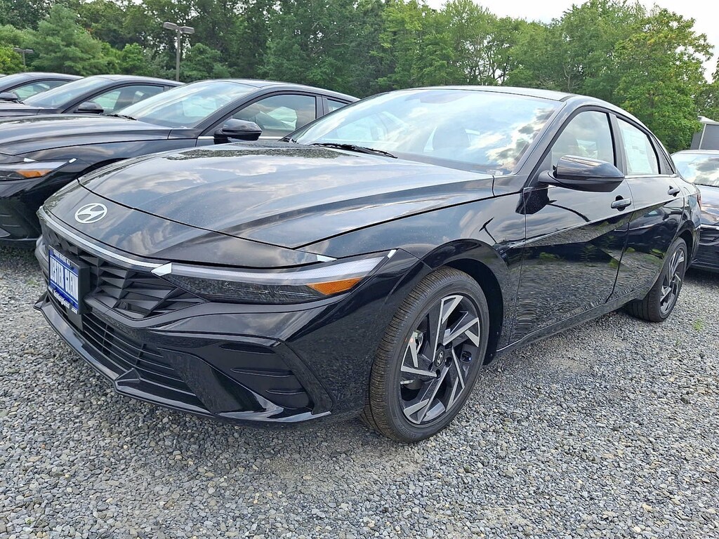 New 2026 Hyundai Elantra Limited Sedan