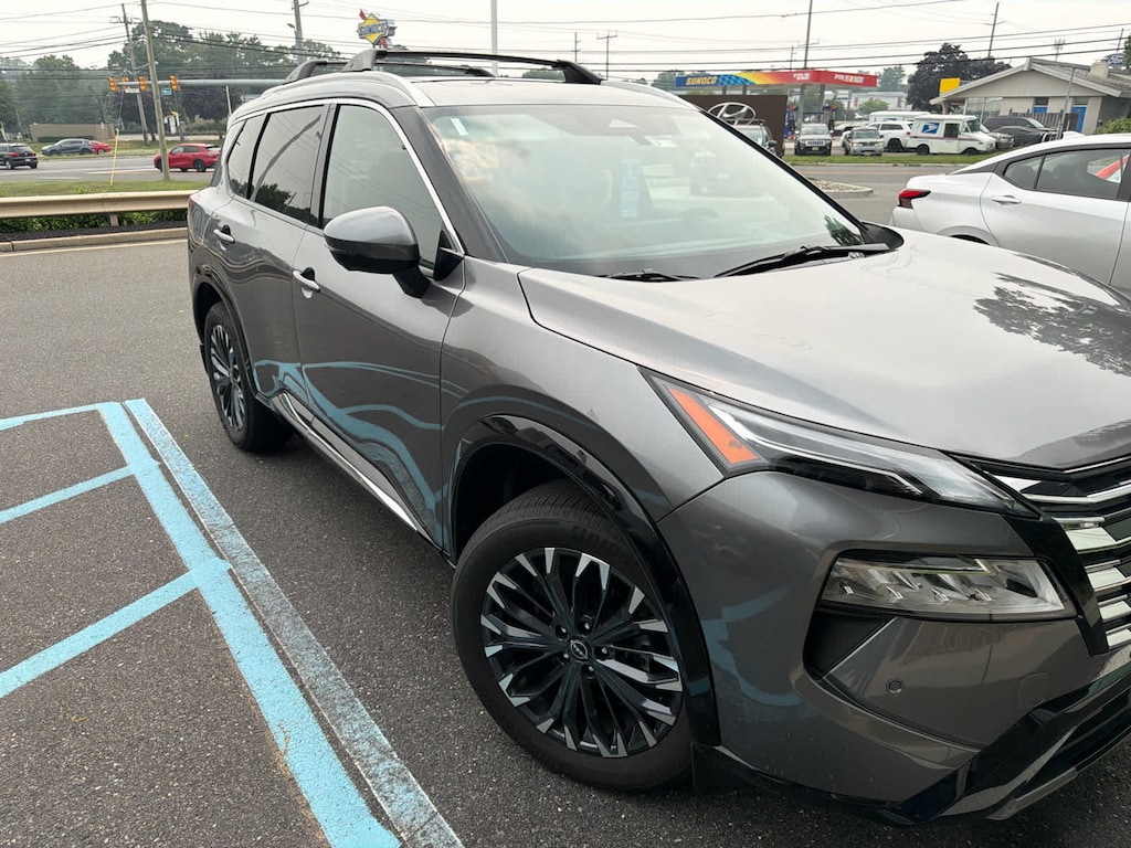 Used 2025 Nissan Rogue Platinum SUV