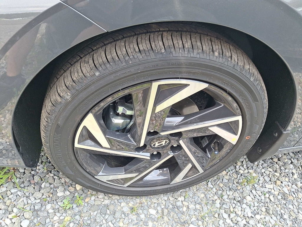 New 2026 Hyundai Elantra Limited Sedan