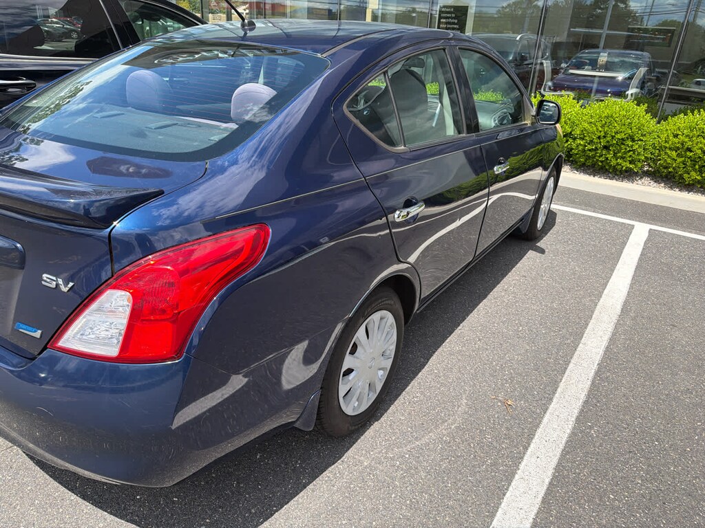 Used 2014 Nissan Versa SV Sedan