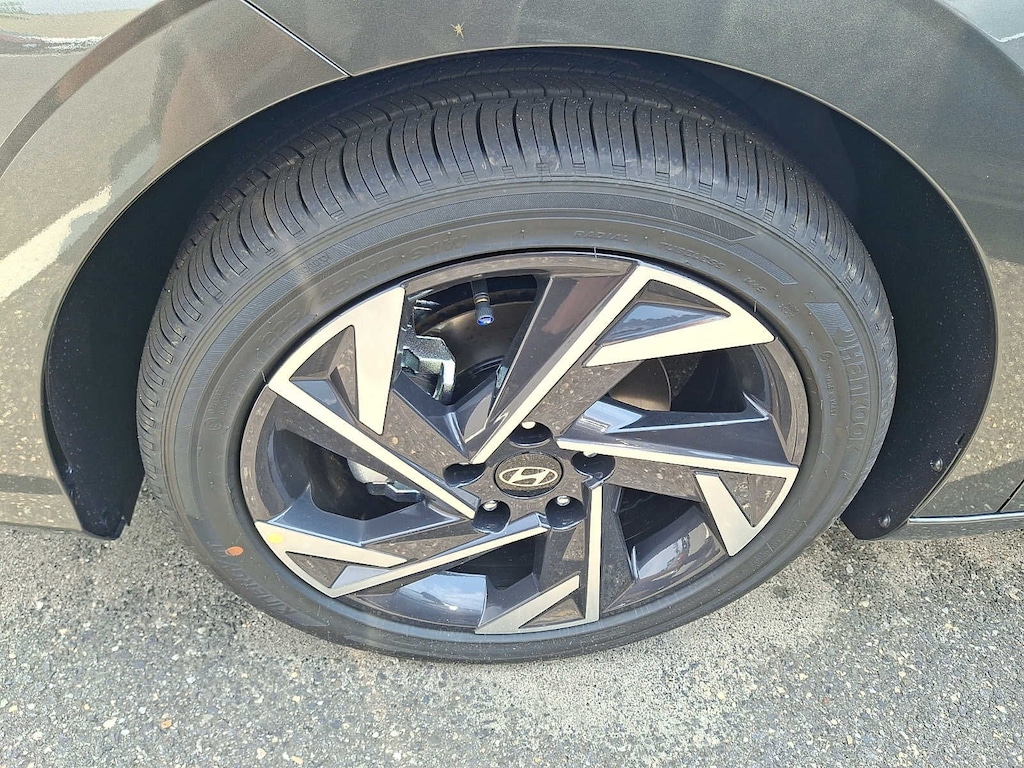 New 2026 Hyundai Elantra Limited Sedan