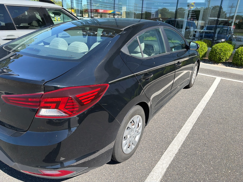 Used 2019 Hyundai Elantra SE Sedan