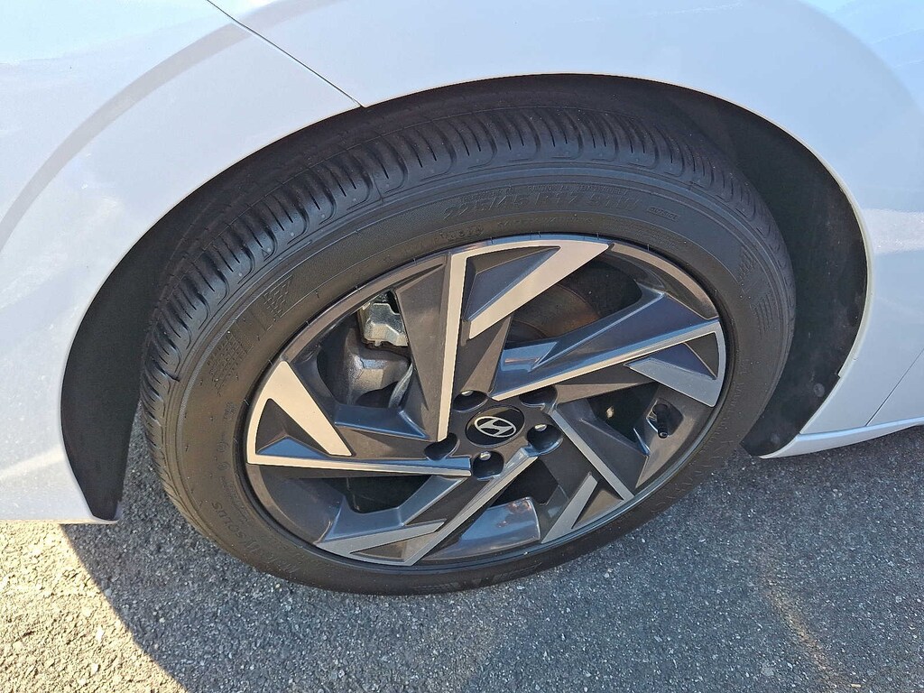 New 2025 Hyundai Elantra SEL Sport Sedan