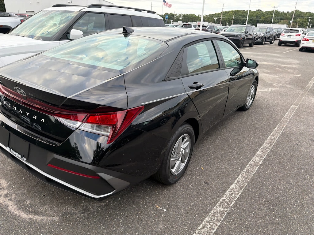 Certified 2026 Hyundai Elantra SE Sedan