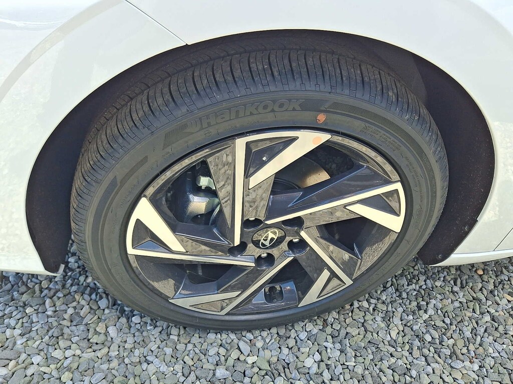 New 2026 Hyundai Elantra Limited Sedan