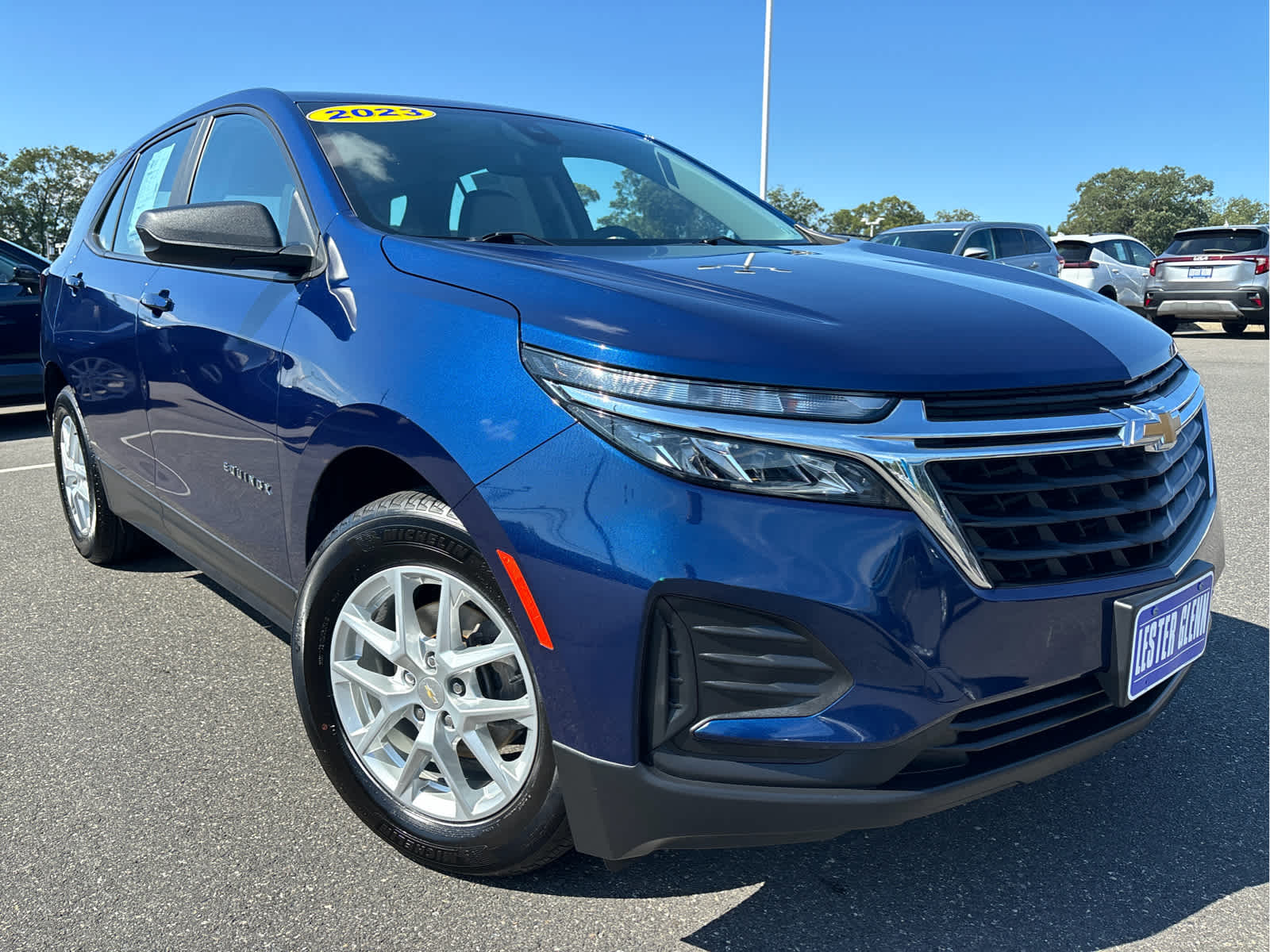 2023 Chevrolet Equinox LS photo 2