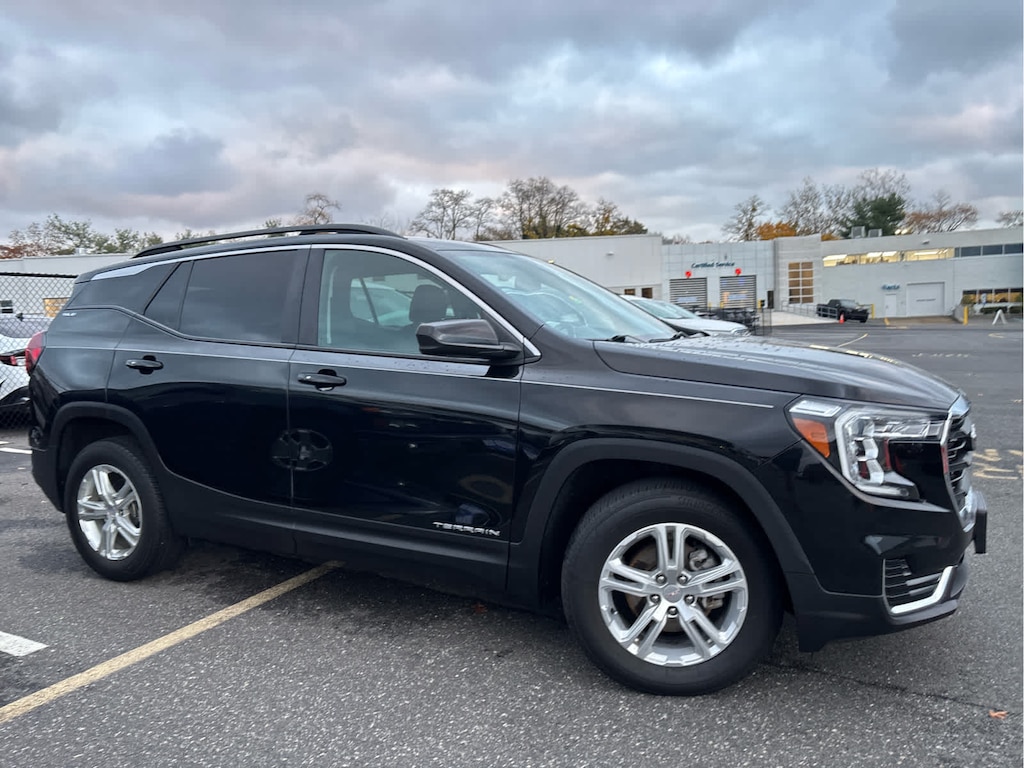 Used 2022 GMC Terrain SLE SUV