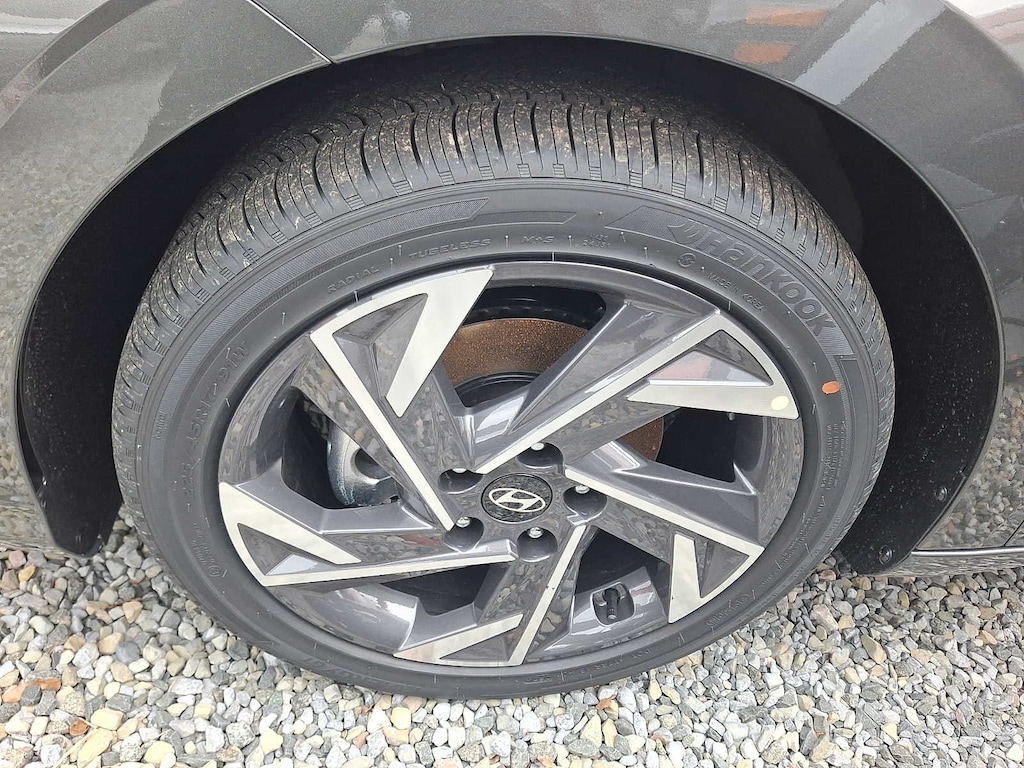 New 2026 Hyundai Elantra Limited Sedan