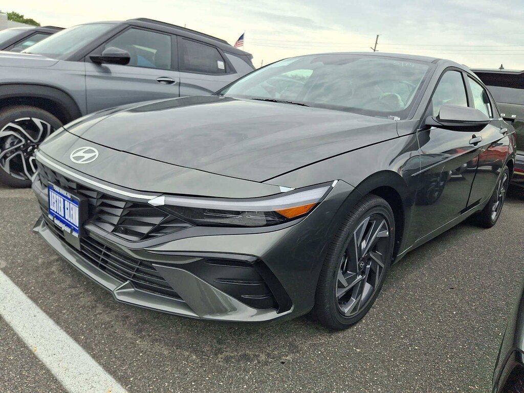 New 2026 Hyundai Elantra Limited Sedan