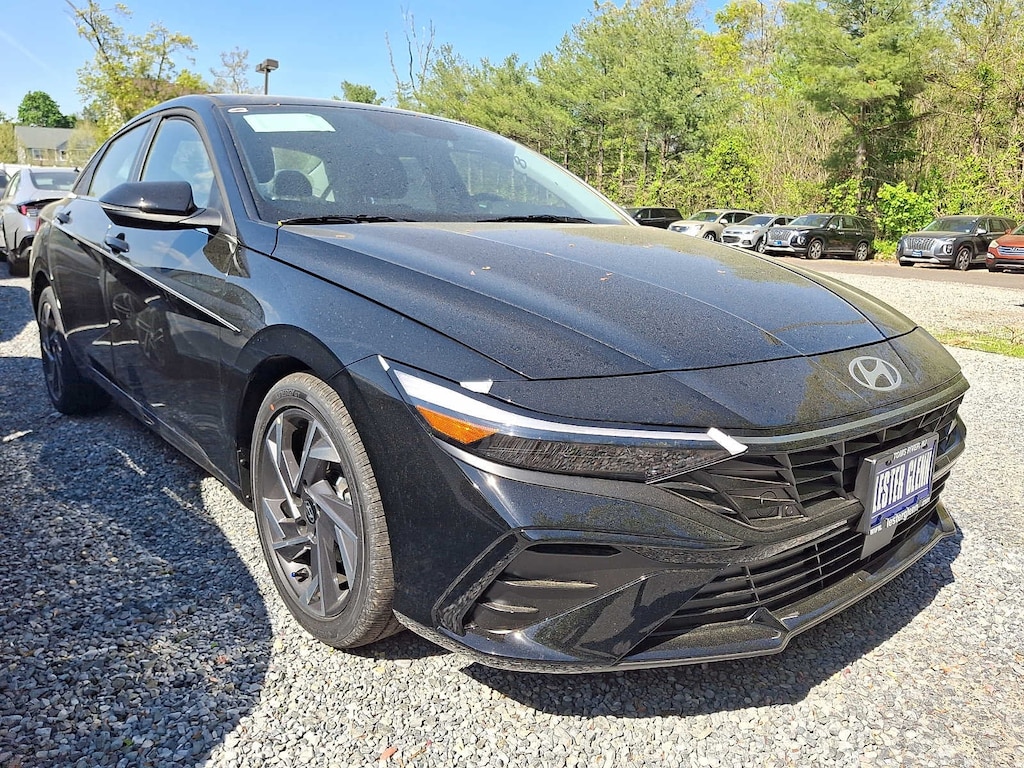 New 2026 Hyundai Elantra Limited Sedan