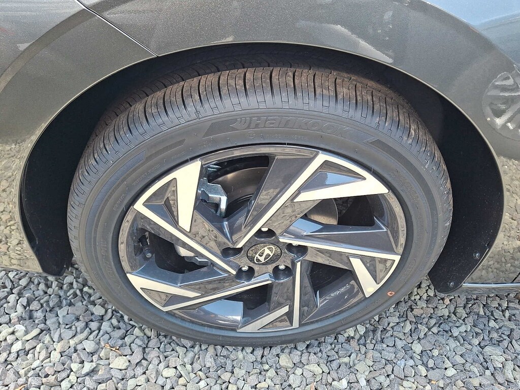 New 2026 Hyundai Elantra Limited Sedan