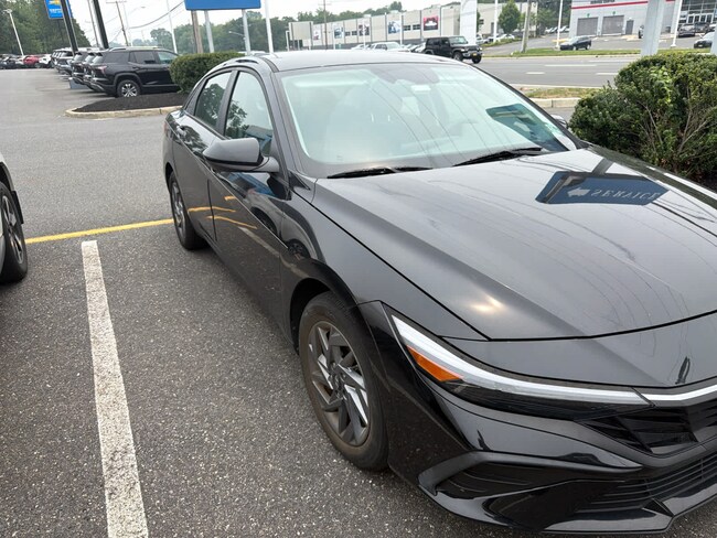 2024 Hyundai Elantra SEL Sedan