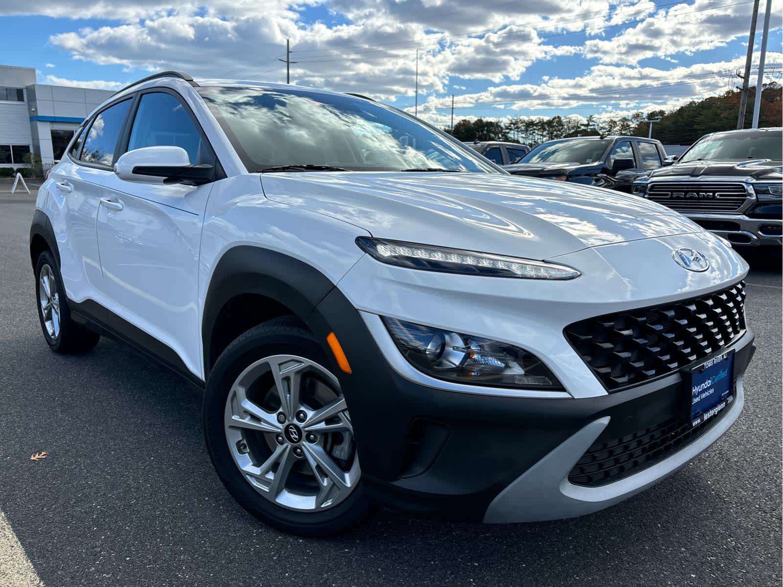 2023 Hyundai Kona SEL photo 2