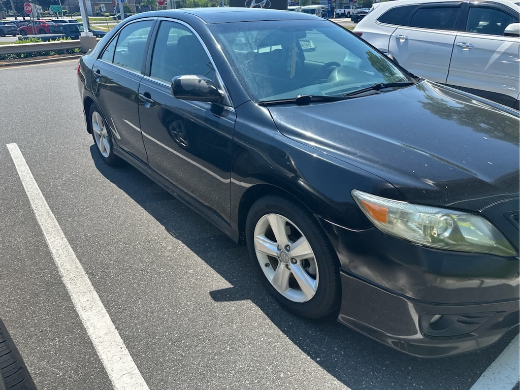 Used 2011 Toyota Camry SE Sedan
