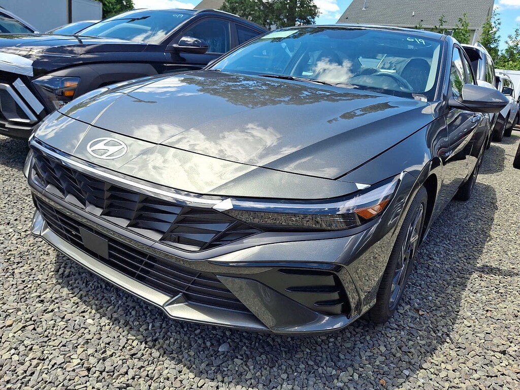 New 2026 Hyundai Elantra Limited Sedan