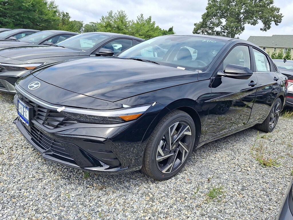 New 2026 Hyundai Elantra Limited Sedan