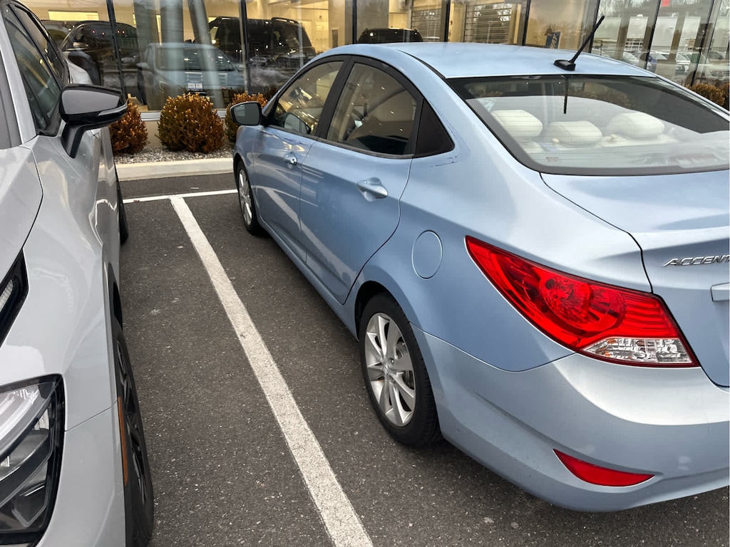Used 2012 Hyundai Accent GLS Sedan