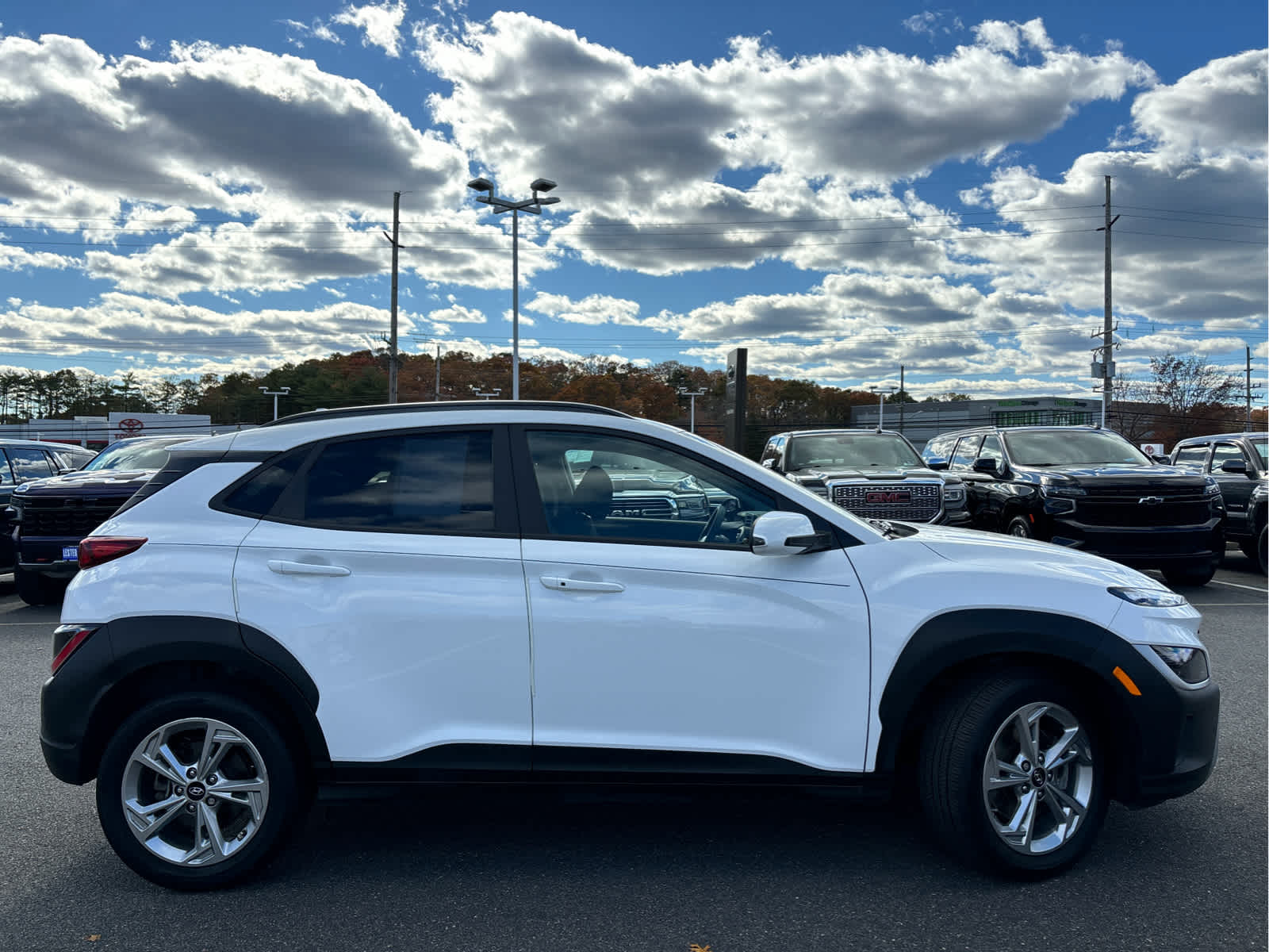 2023 Hyundai Kona SEL photo 3