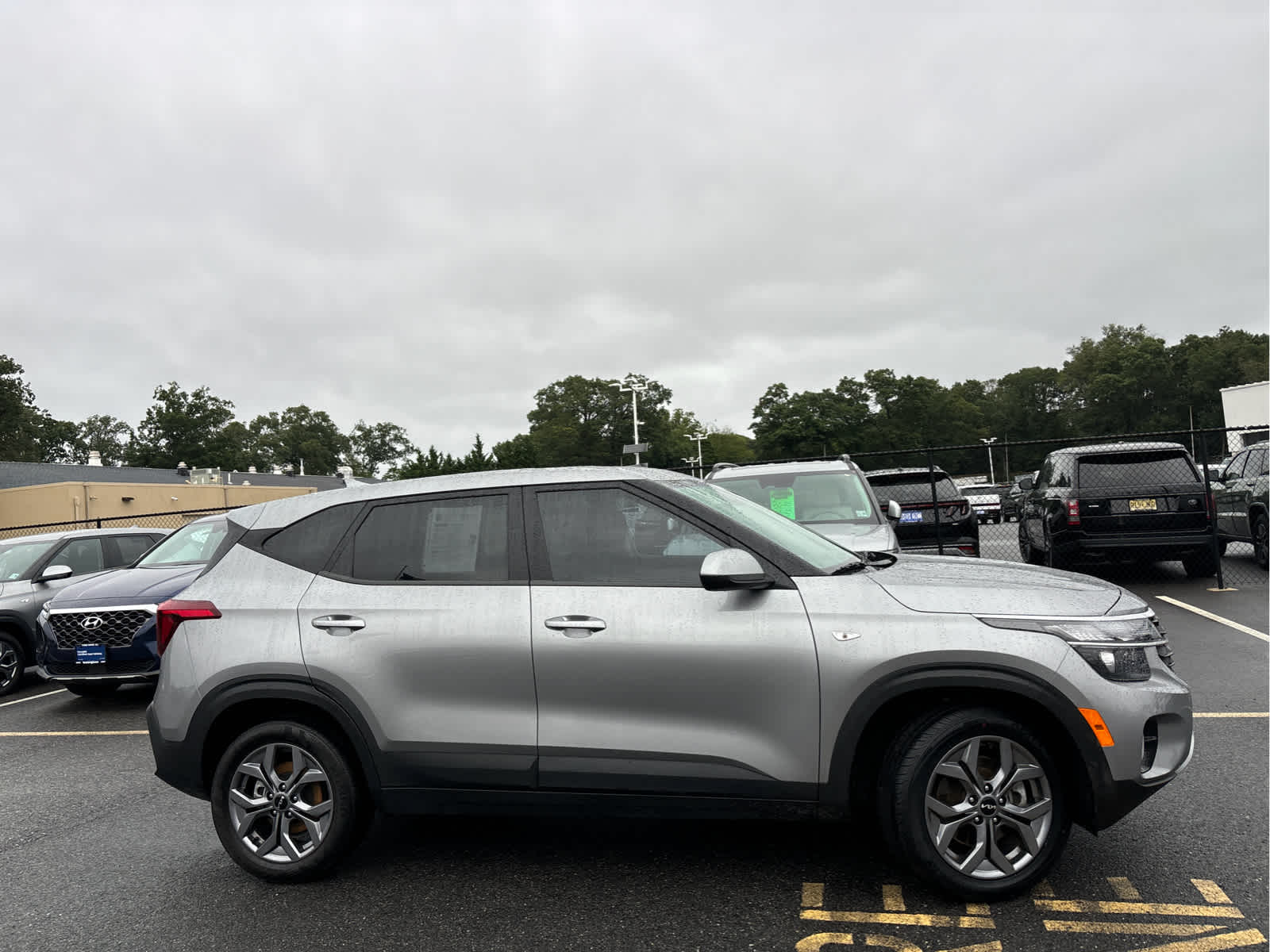 2024 Kia Seltos LX photo 3