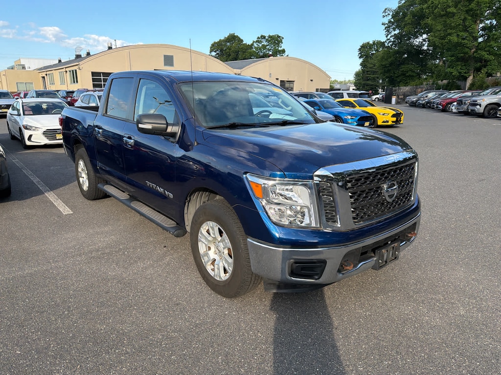 Used 2018 Nissan Titan SV Truck Crew Cab