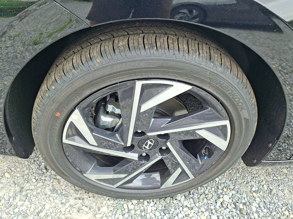 New 2026 Hyundai Elantra Limited Sedan