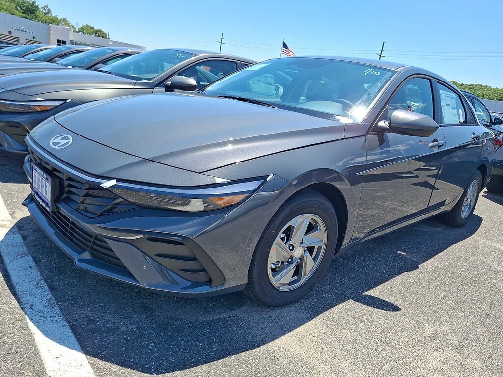 New 2026 Hyundai Elantra SE Sedan