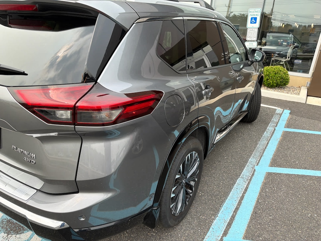 Used 2025 Nissan Rogue Platinum SUV
