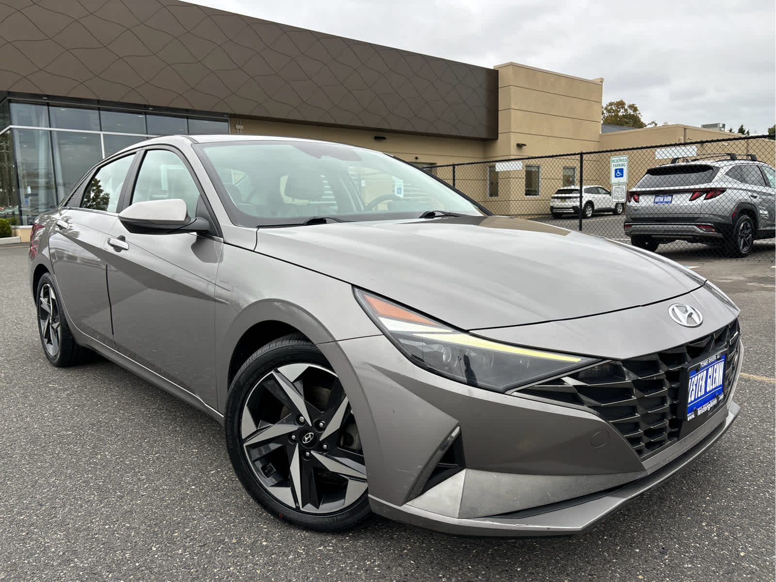 2021 Hyundai Elantra Hybrid Limited photo 2