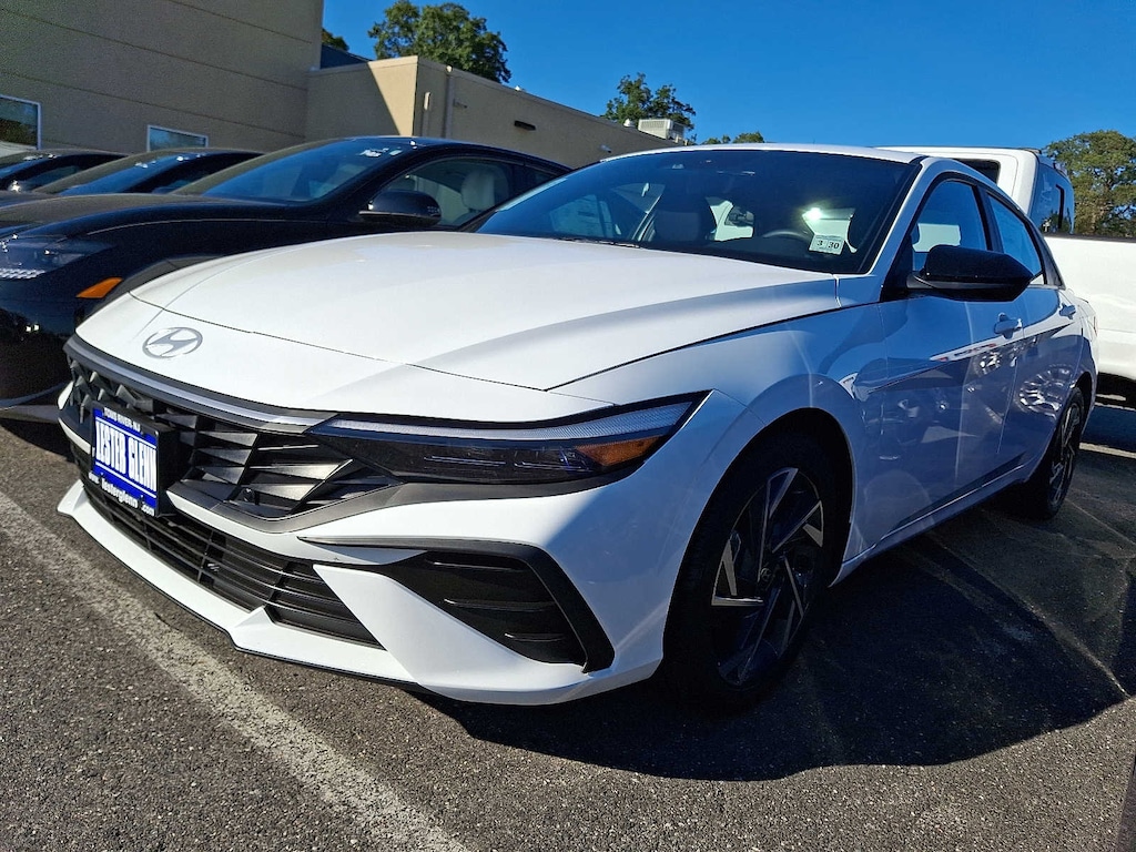 New 2025 Hyundai Elantra SEL Sport Sedan