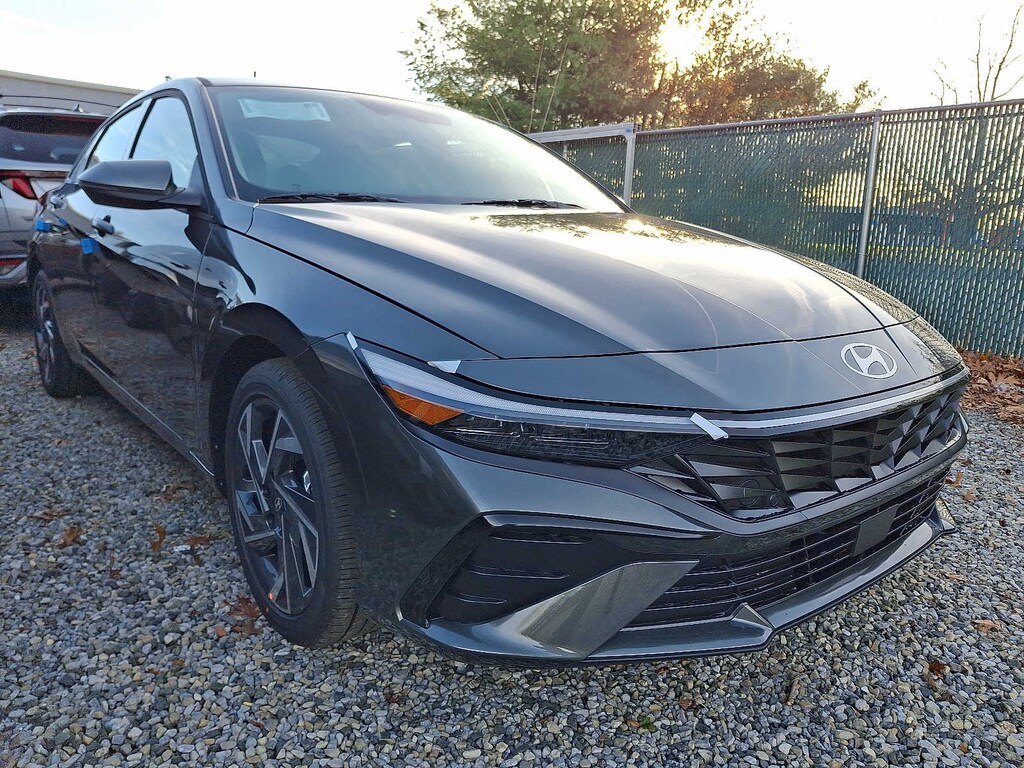 New 2026 Hyundai Elantra Limited Sedan