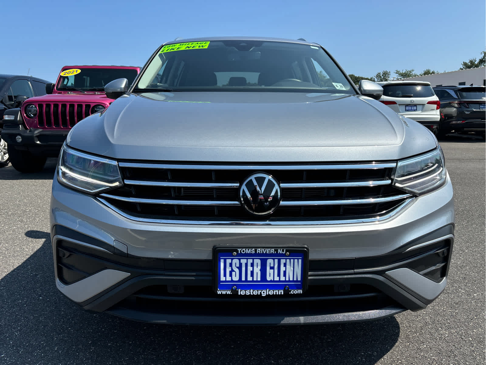 2024 Volkswagen Tiguan SE Wolfsburg Edition photo 2