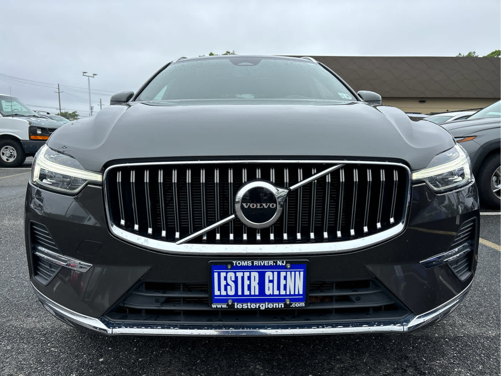 2022 Volvo XC60 B5 Inscription photo 2