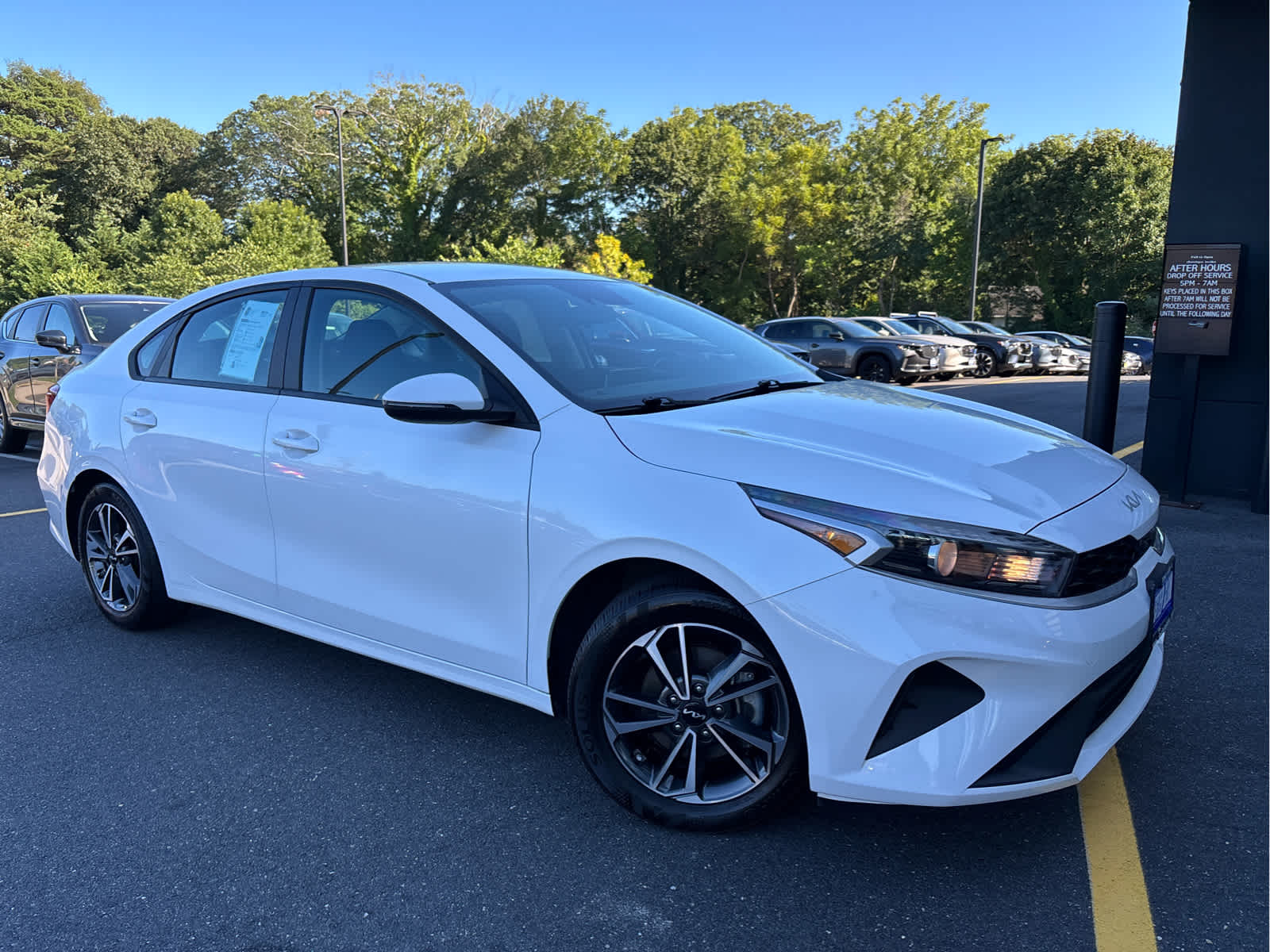 2023 Kia Forte LXS photo 2