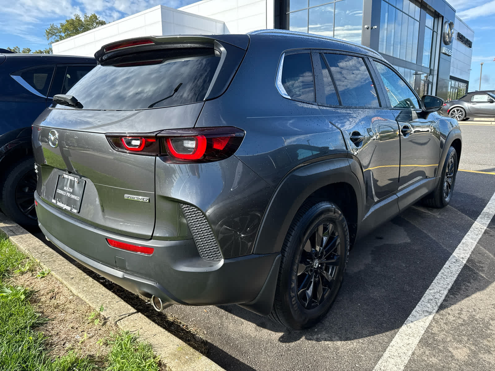 2024 Mazda CX-50 2.5 Select photo 3