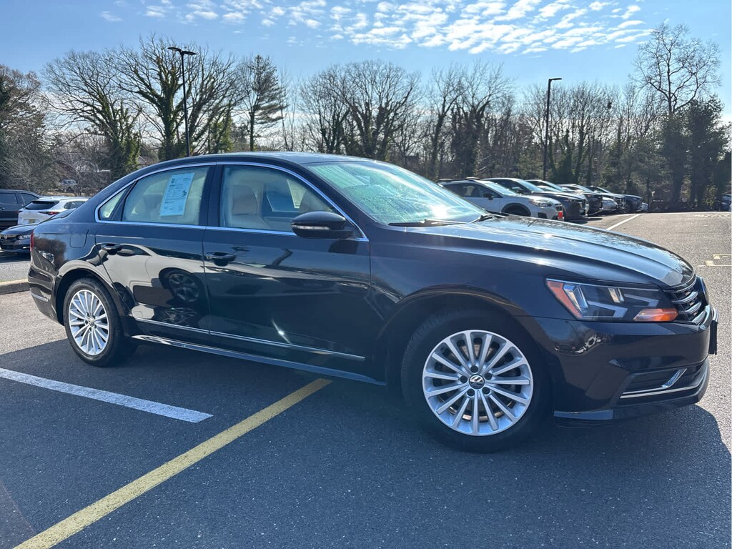 Used 2017 Volkswagen Passat 1.8T SE Sedan