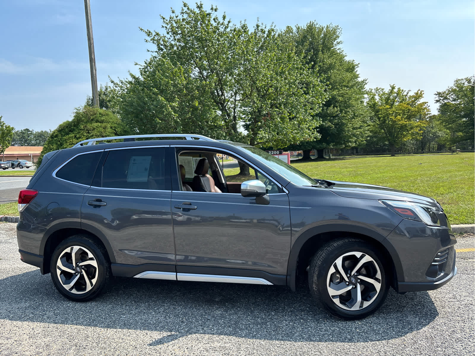 2022 Subaru Forester Touring photo 3
