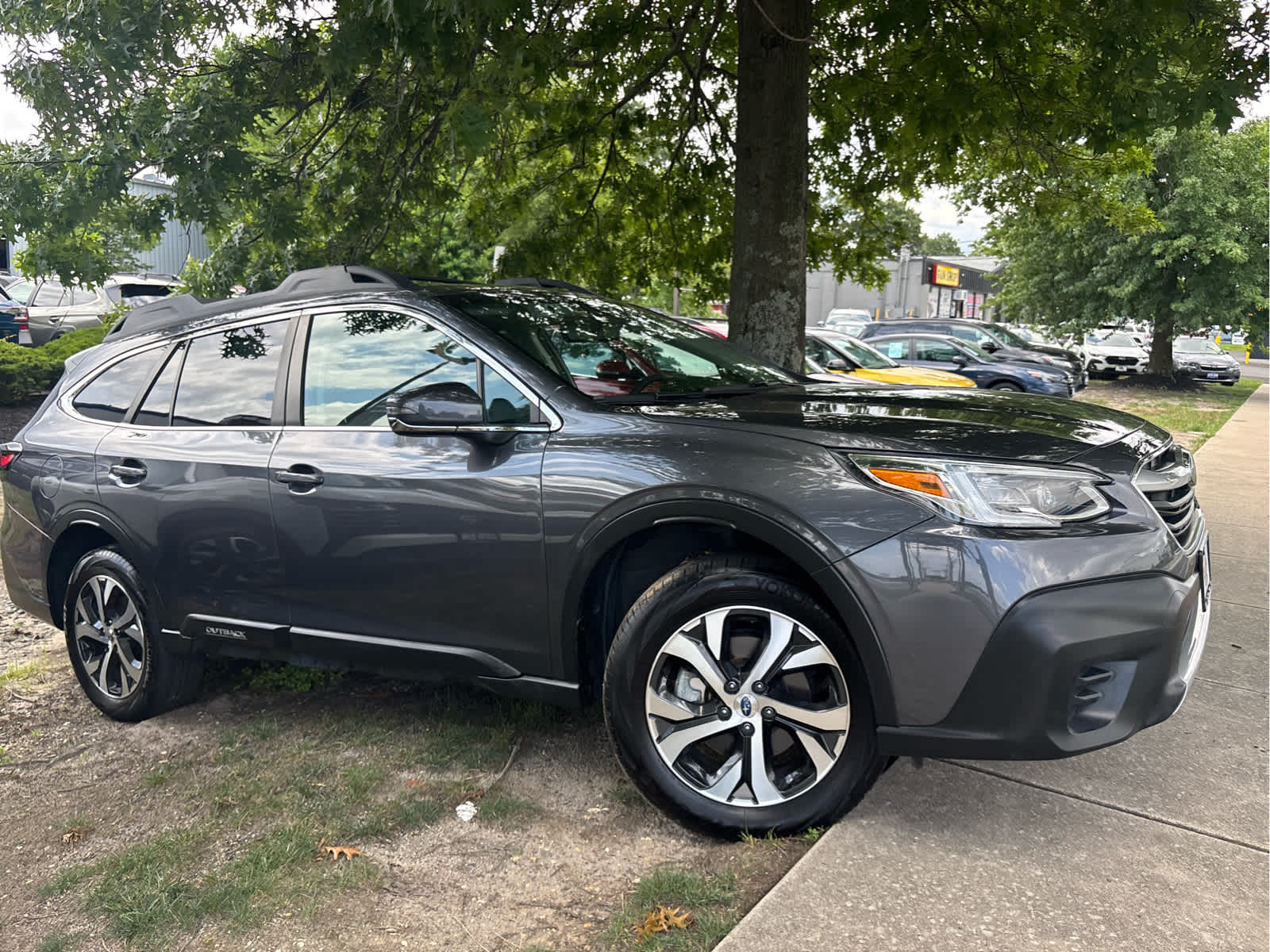 2022 Subaru Outback Limited photo 3