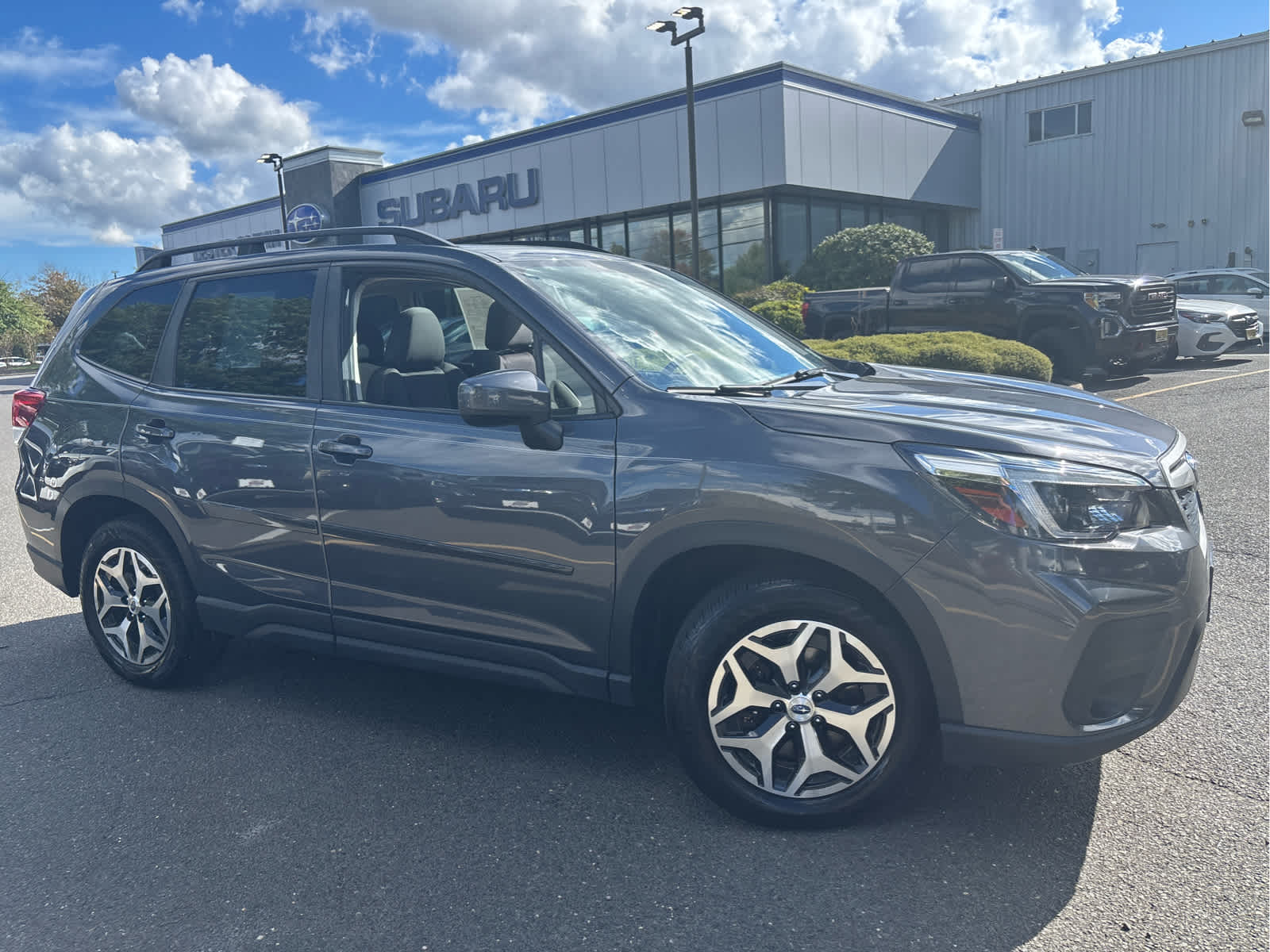 2021 Subaru Forester Premium photo 2