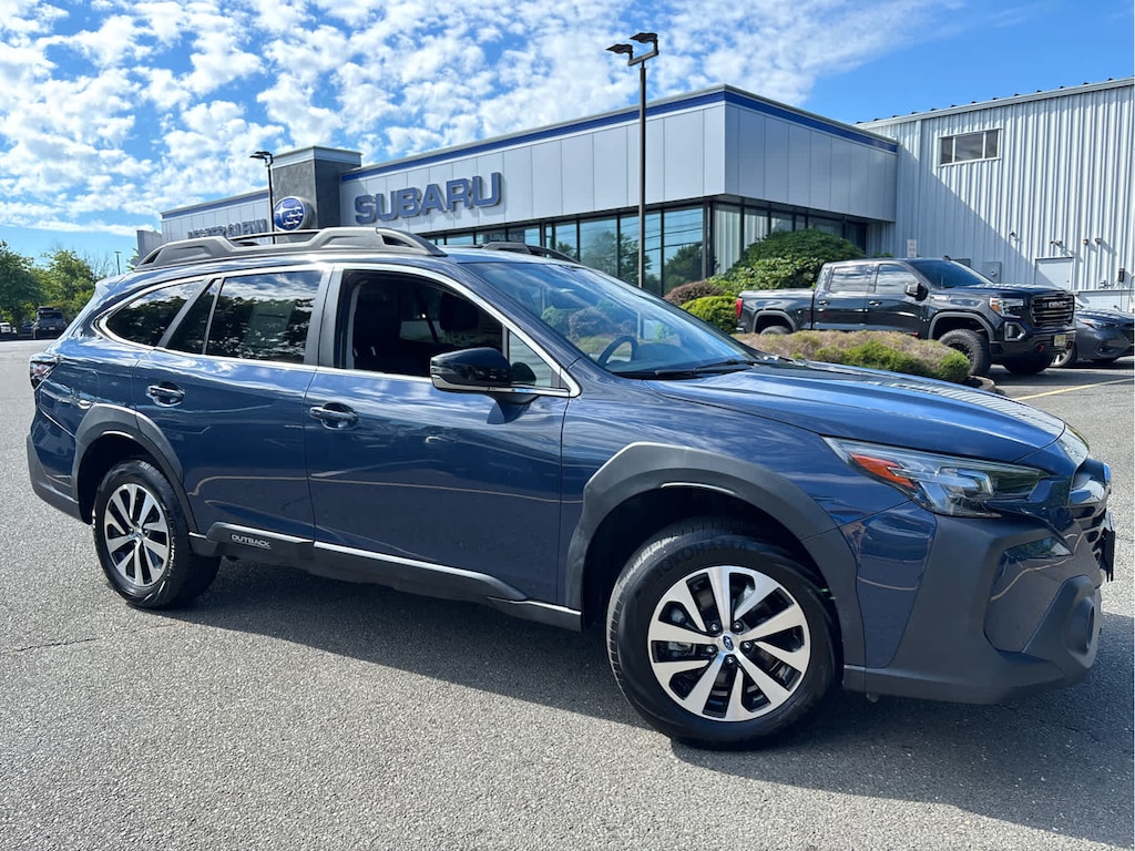 Used 2023 Subaru Outback Premium SUV