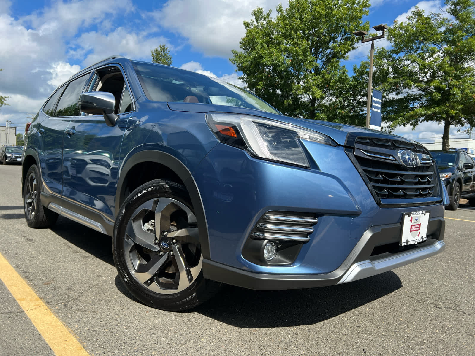 2023 Subaru Forester Touring photo 2