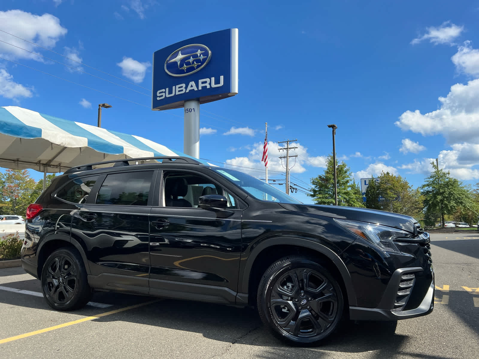 2025 Subaru Ascent Onyx Edition Touring photo 2