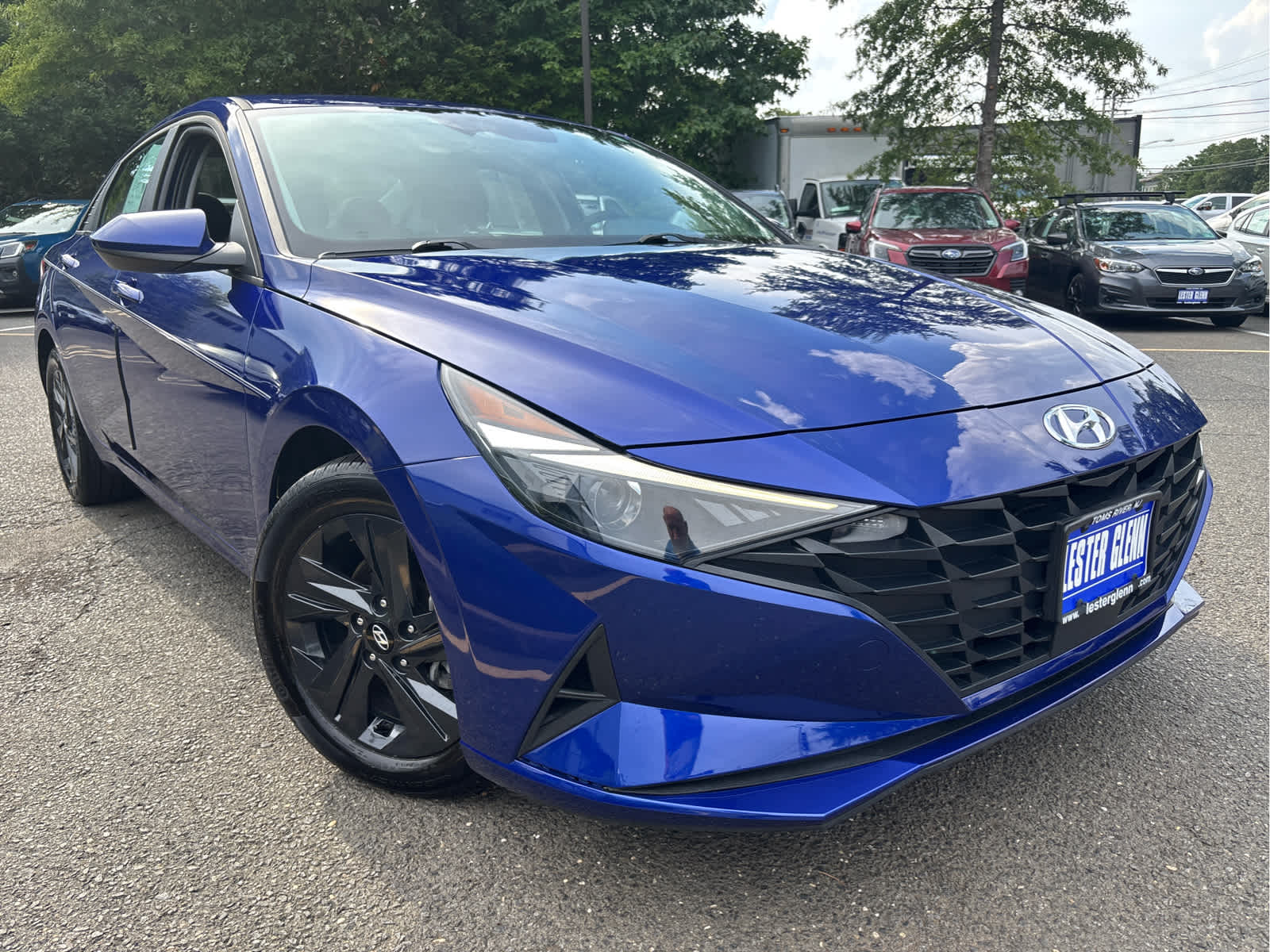 2022 Hyundai Elantra SEL Convenience photo 2