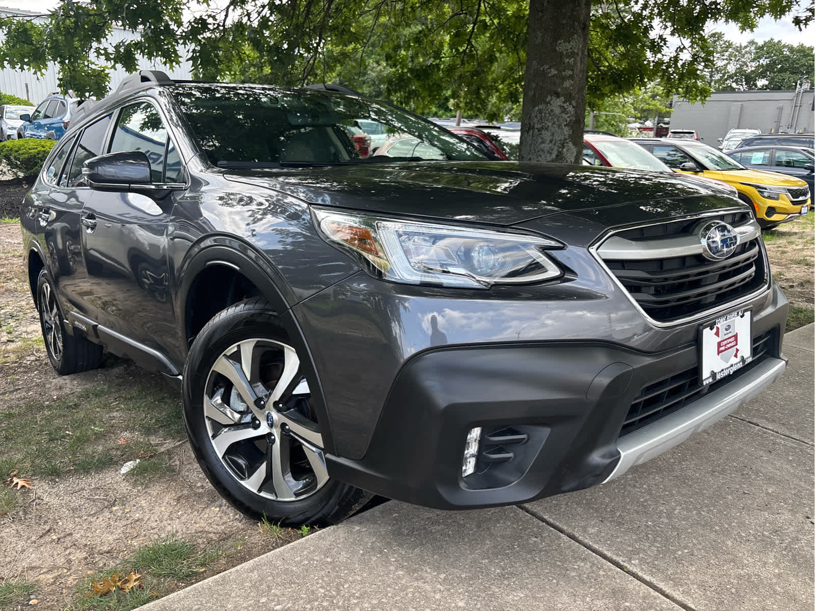 2022 Subaru Outback Limited photo 2