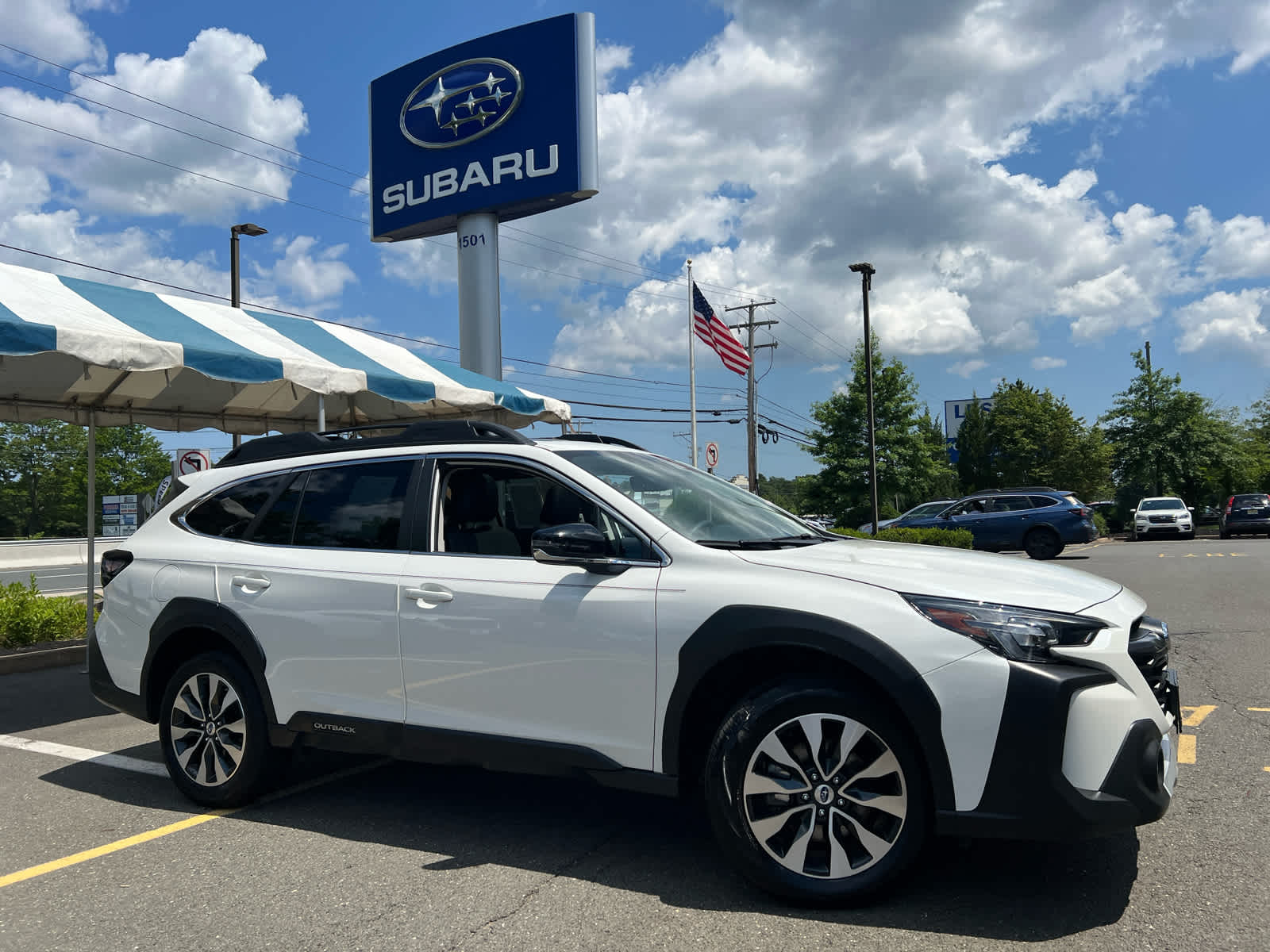 2023 Subaru Outback Limited photo 3