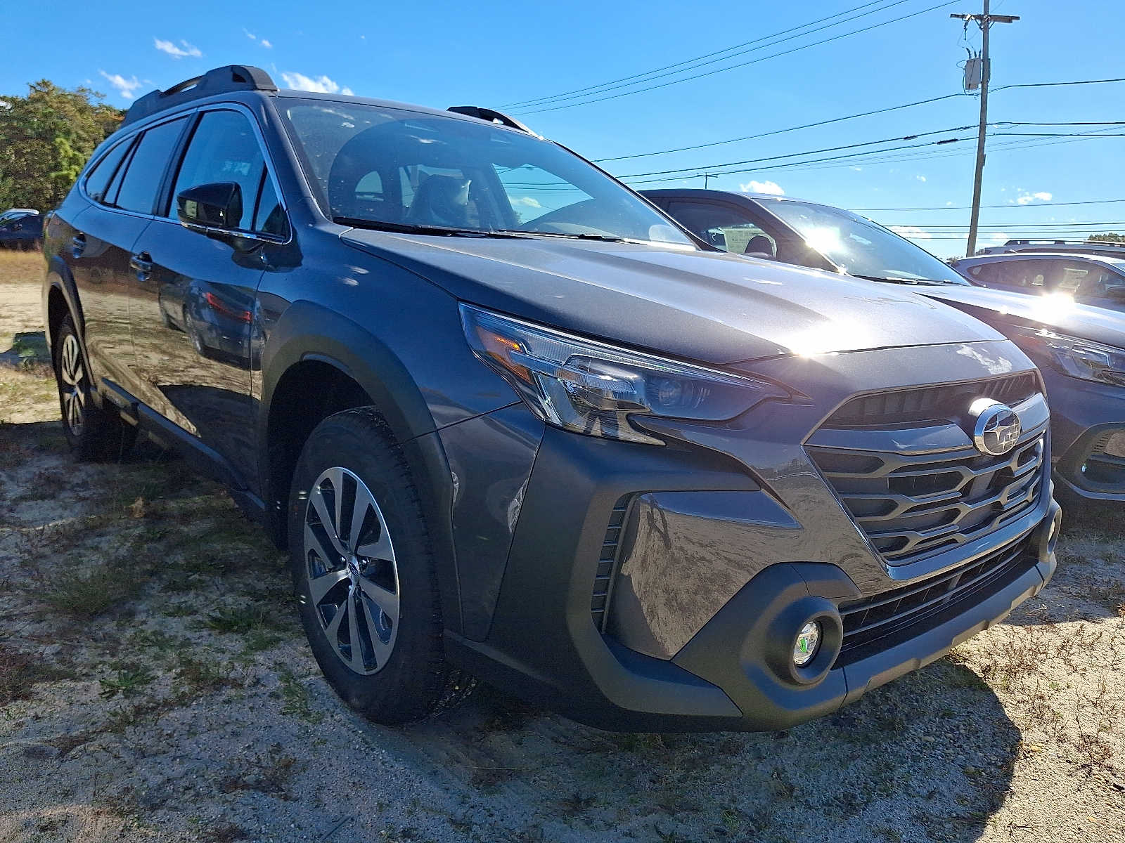 2025 Subaru Outback Premium's photo